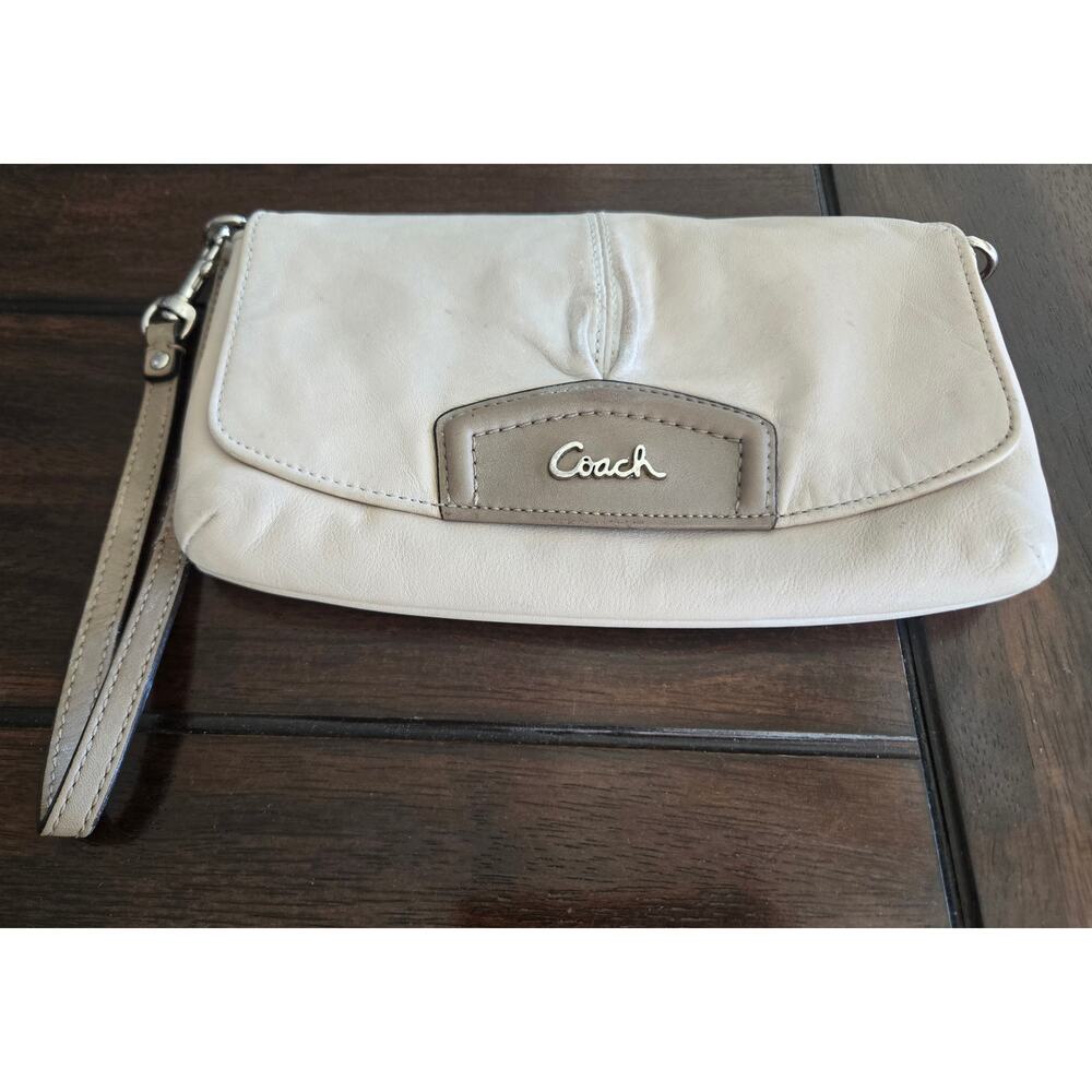 Large Coach Cream Leather Wallet Purse Wristlet